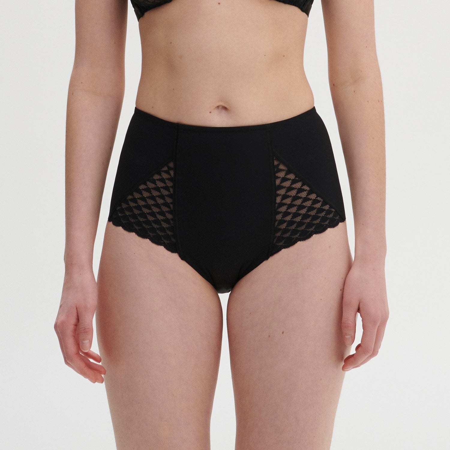 Simone Perele Control Brief - 19Y610