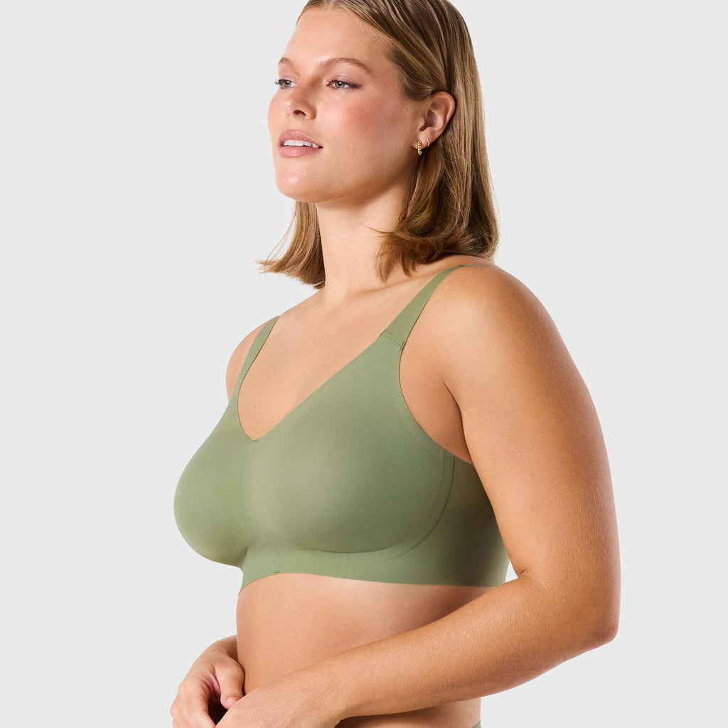 Evelyn & Bobbie - Beyond Bra