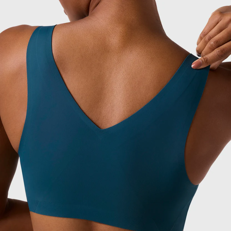 Evelyn and bobbie- Defy bra - 1833