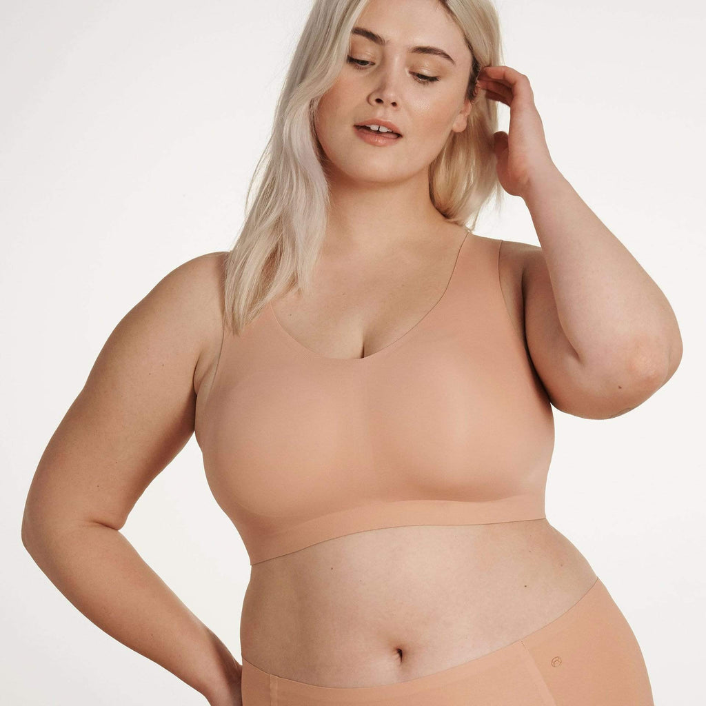 Evelyn and bobbie- Defy bra - 1833