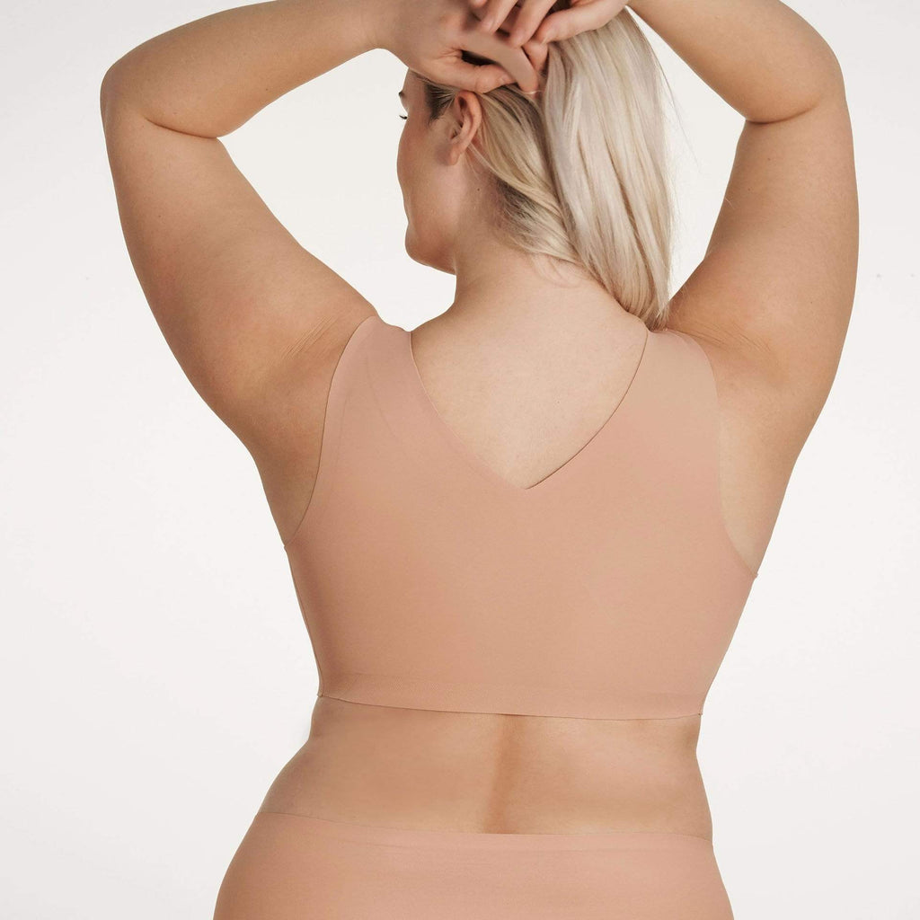 Evelyn and bobbie- Defy bra - 1833