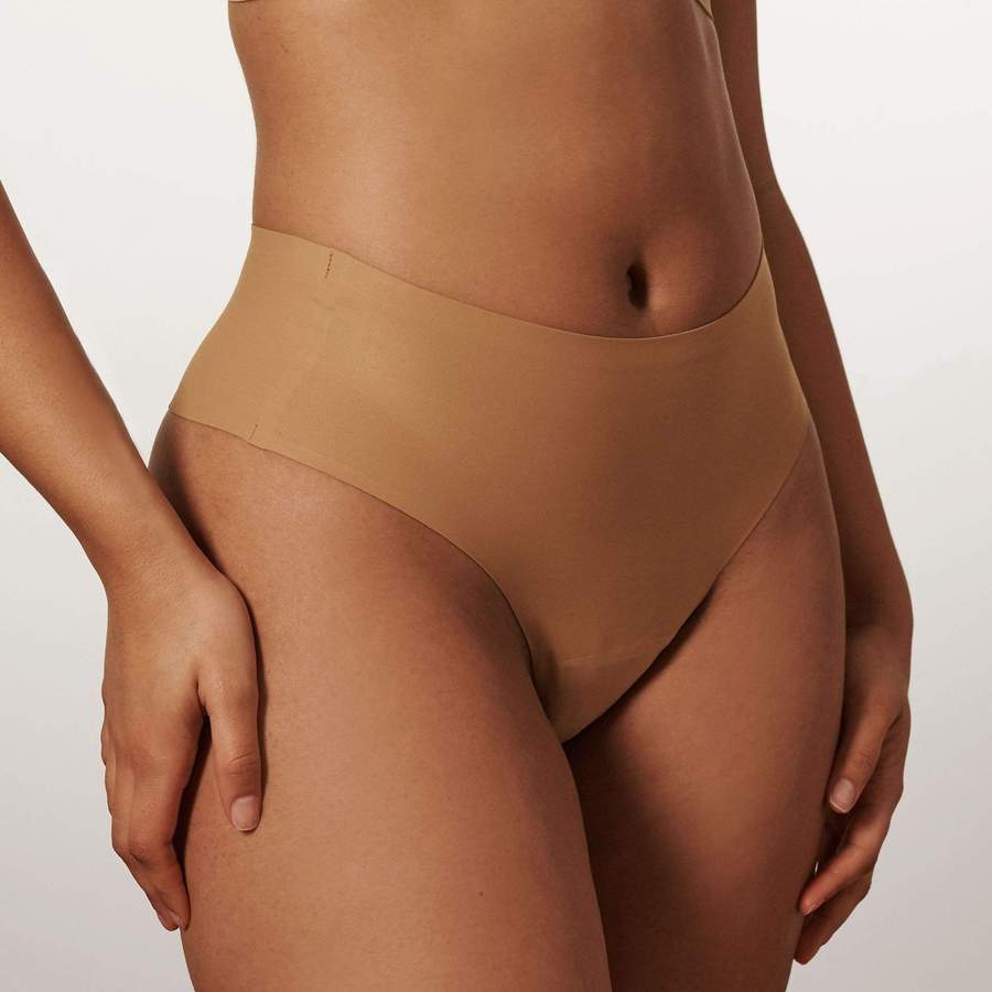 Evelyn & Bobbie High-Waisted Mesh Thong