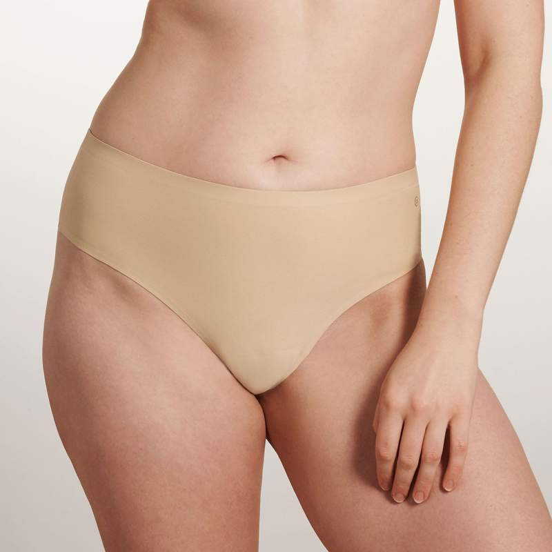 Evelyn & Bobbie High-Waisted Mesh Thong